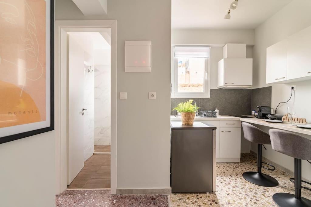 Stylish And Central Apt Near Acropolis - Avdi Square Атина Екстериор снимка