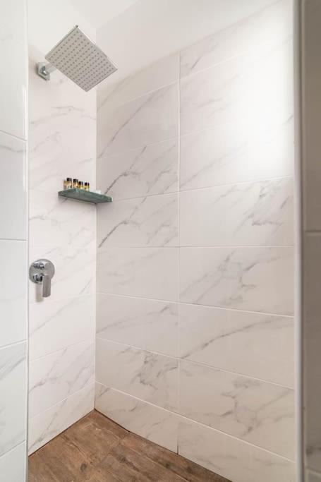 Stylish And Central Apt Near Acropolis - Avdi Square Атина Екстериор снимка
